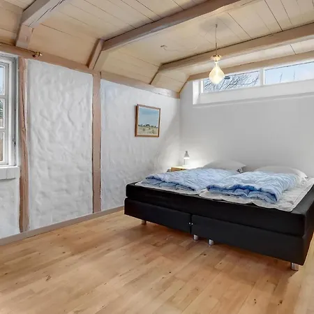 Vakantiehuis Lovely In With Wifi